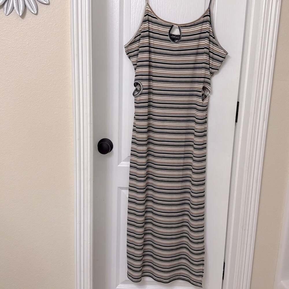Derek heart tan black striped maxi dress rib cutout keyhole size 2x